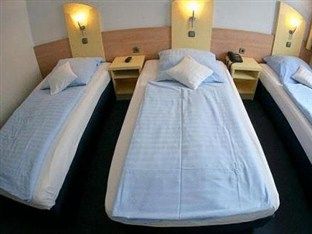 Hotel Am Wehrhahn Düsseldorf Dış mekan fotoğraf