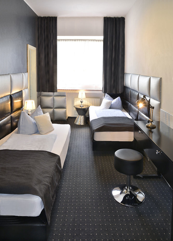 Hotel Am Wehrhahn Düsseldorf Dış mekan fotoğraf