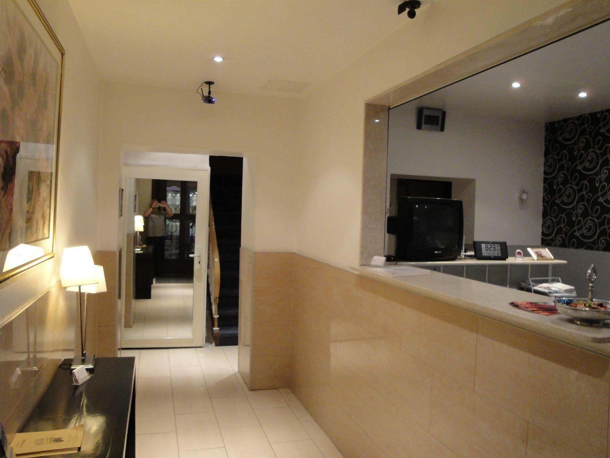 Hotel Am Wehrhahn Düsseldorf Dış mekan fotoğraf
